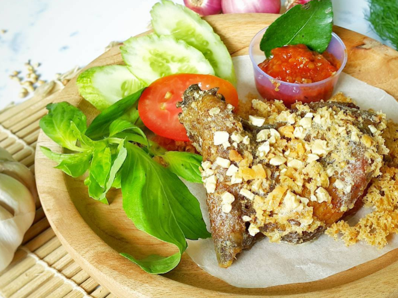 5 Tempat Makan Ini Menjual Ayam Super Pedas!
